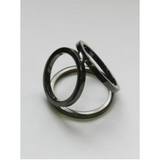 Тройное металлическое кольцо,размер4х4х5,5см
